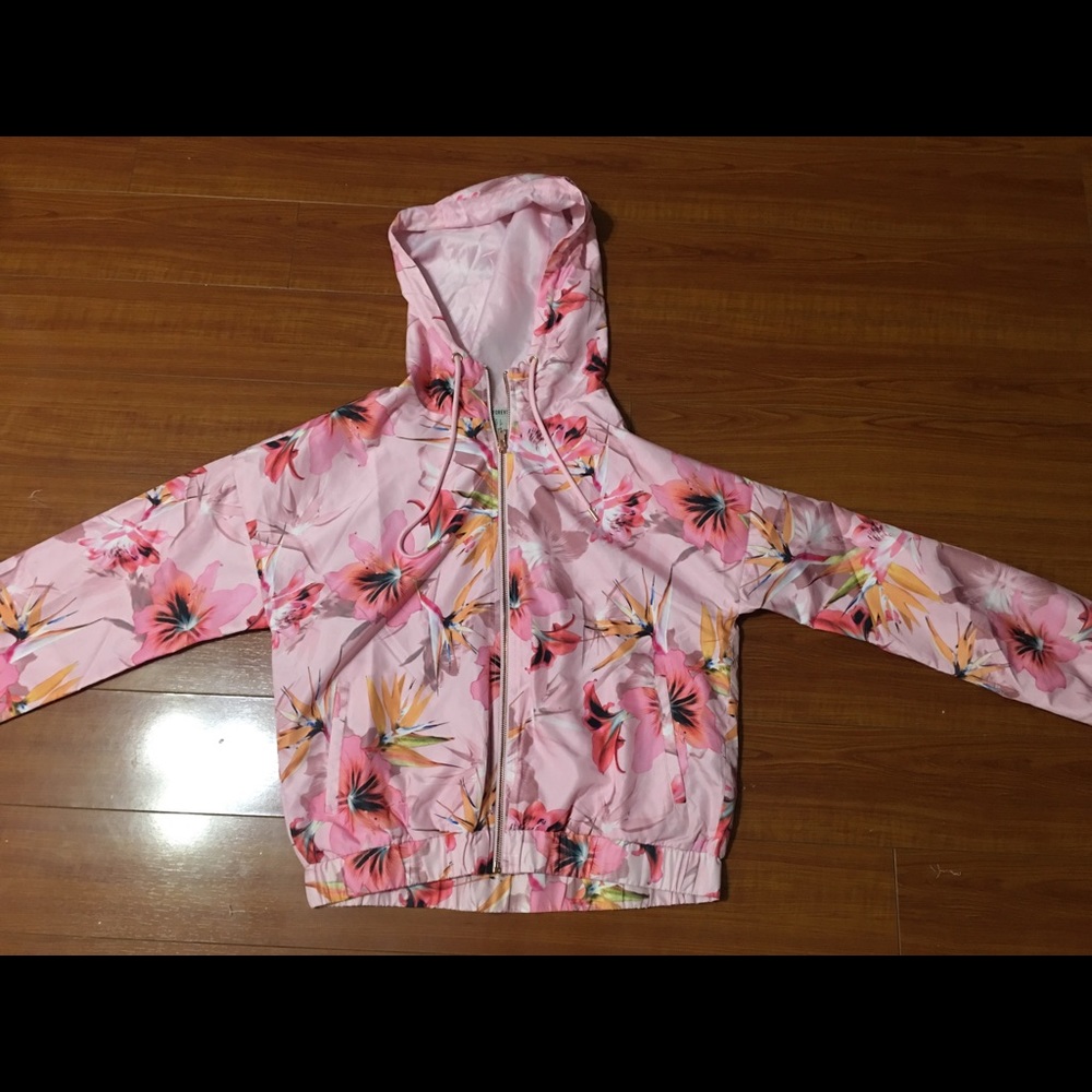 ❌SOLD❌ F21 New S Floral Pink Active Windbreaker